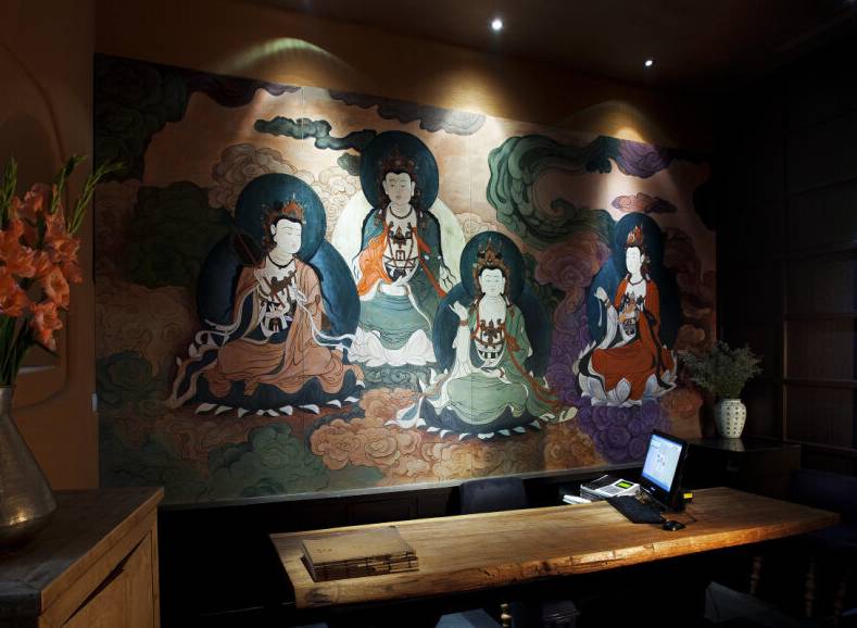 哪些彩色宝石有较大投资收藏空间作者:未知2014-07-1717:21:36来源:新鲜事网当走进珠宝店,是否常被那些缤纷‘火狐电竞官网’(图2) 火狐电竞官网