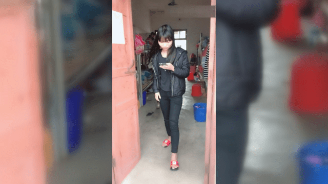 
高校女生宿舍 一团乱糟糟 网友：外表鲜明亮丽都是骗人的‘火狐电竞官网’(图1)