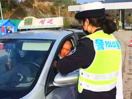 猪崽喝三鹿奶粉3天后死5头因有害物致死_火狐电竞官方网站(图3) 火狐电竞官网