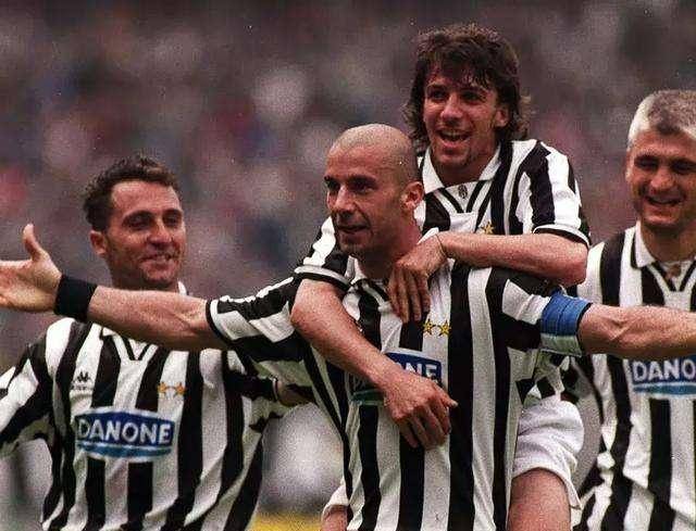 火狐电竞|
有人以为巴乔比皮耶罗更强？可是他从未拿过世界杯和欧冠啊！(图2)