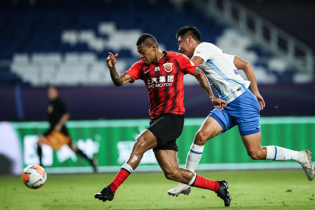 ‘火狐电竞官网’
中超首轮净角逐时间排名:富力佳兆业居首 国安重庆垫底仅41分钟(图6) ‘火狐电竞官网’
中超首轮净角逐时间排名:富力佳兆业居首 国安重庆垫底仅41分钟(图6)