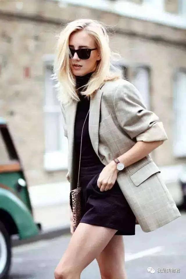 火狐电竞官方网站：
西装+短裤｜入秋最炸穿搭组合 时髦人都这么穿！(图7)