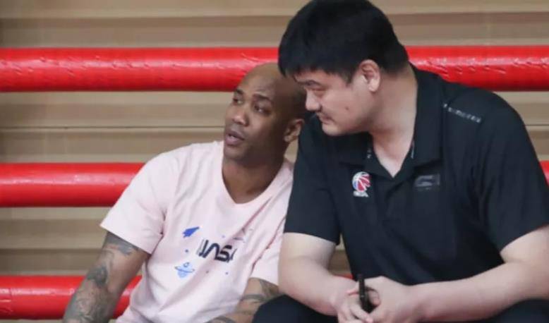 马布里亮相愿意执教中国男篮 球迷:中国后卫有希望了“火狐电竞官网”(图4)
马布里亮相愿意执教中国男篮 球迷:中国后卫有希望了“火狐电竞官网”(图4)