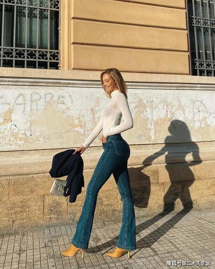 足坛十大最美球星太太团 险些全是名模和歌手 辣妹只能排在榜尾“火狐电竞”(图8)
足坛十大最美球星太太团 险些全是名模和歌手 辣妹只能排在榜尾“火狐电竞”(图8)