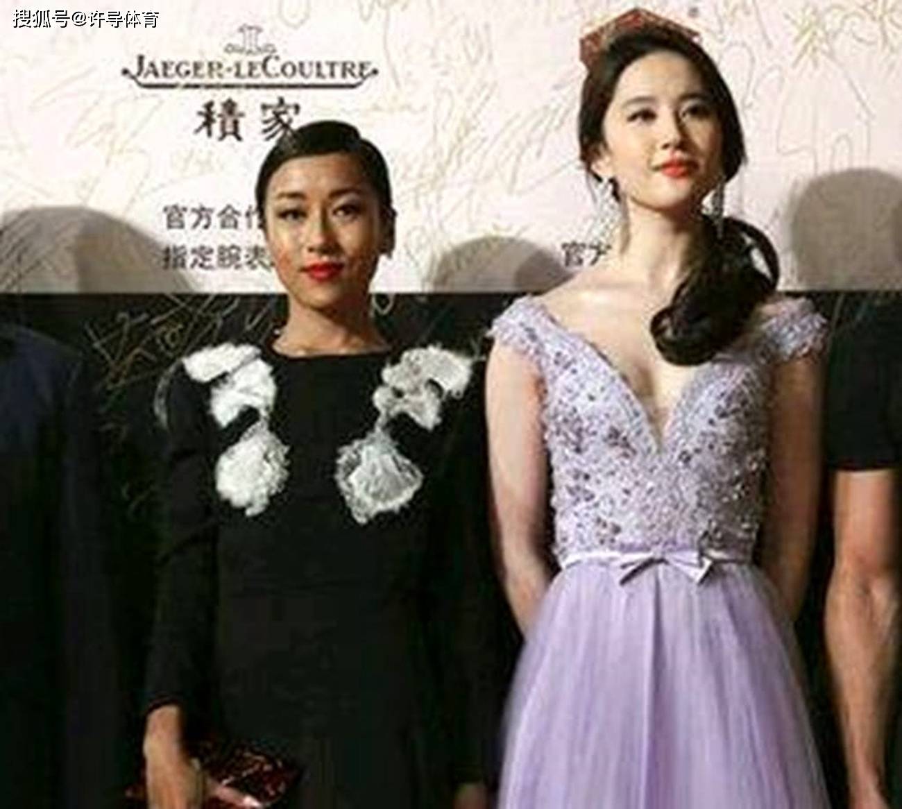 火狐电竞官网_
明星们最想删除的照片 他们尴尬的样子 秒杀了大家的想象!(图2) 火狐电竞官网_
明星们最想删除的照片 他们尴尬的样子 秒杀了大家的想象!(图2)