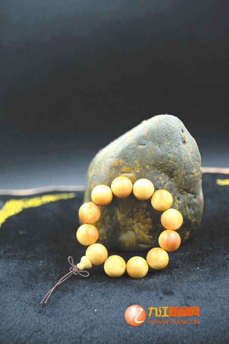 “火狐电竞”我国首例试管奶山羊降生(图3) 火狐电竞