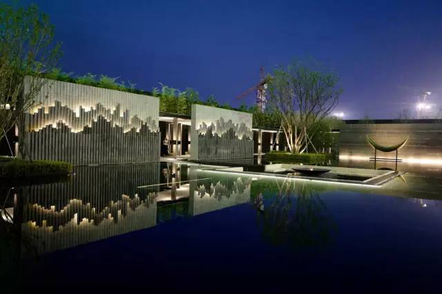 600头法国种猪打“飞的”已到郑州,公猪80头,母猪520头-火狐电竞(图1) 火狐电竞