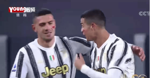 球星脸上的口红“火狐电竞官方网站”(图2)
球星脸上的口红“火狐电竞官方网站”(图2)