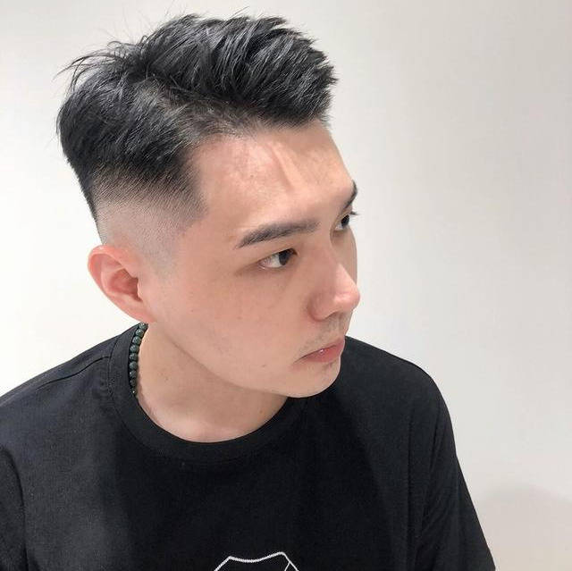 
还在剪“寸头”发型？2020下半年男生发型盛行趋势！：火狐电竞官网(图3)