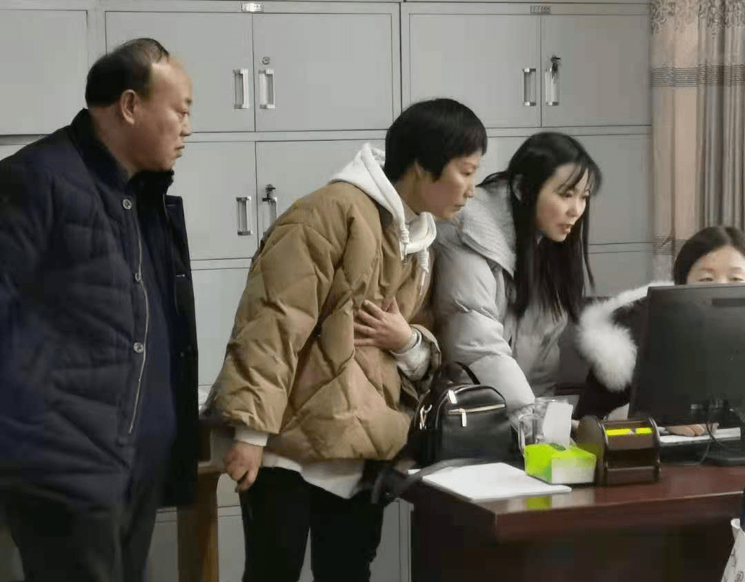 
鄢陵县人普办指导各镇人口普查比对复查事情_火狐电竞(图2)