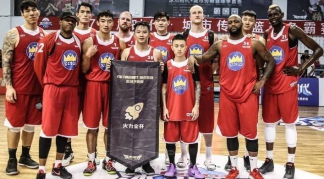 
腾讯体育当家主播美娜 无数宅男球迷女神 却依旧被秦奋“甩”了-火狐电竞(图5)